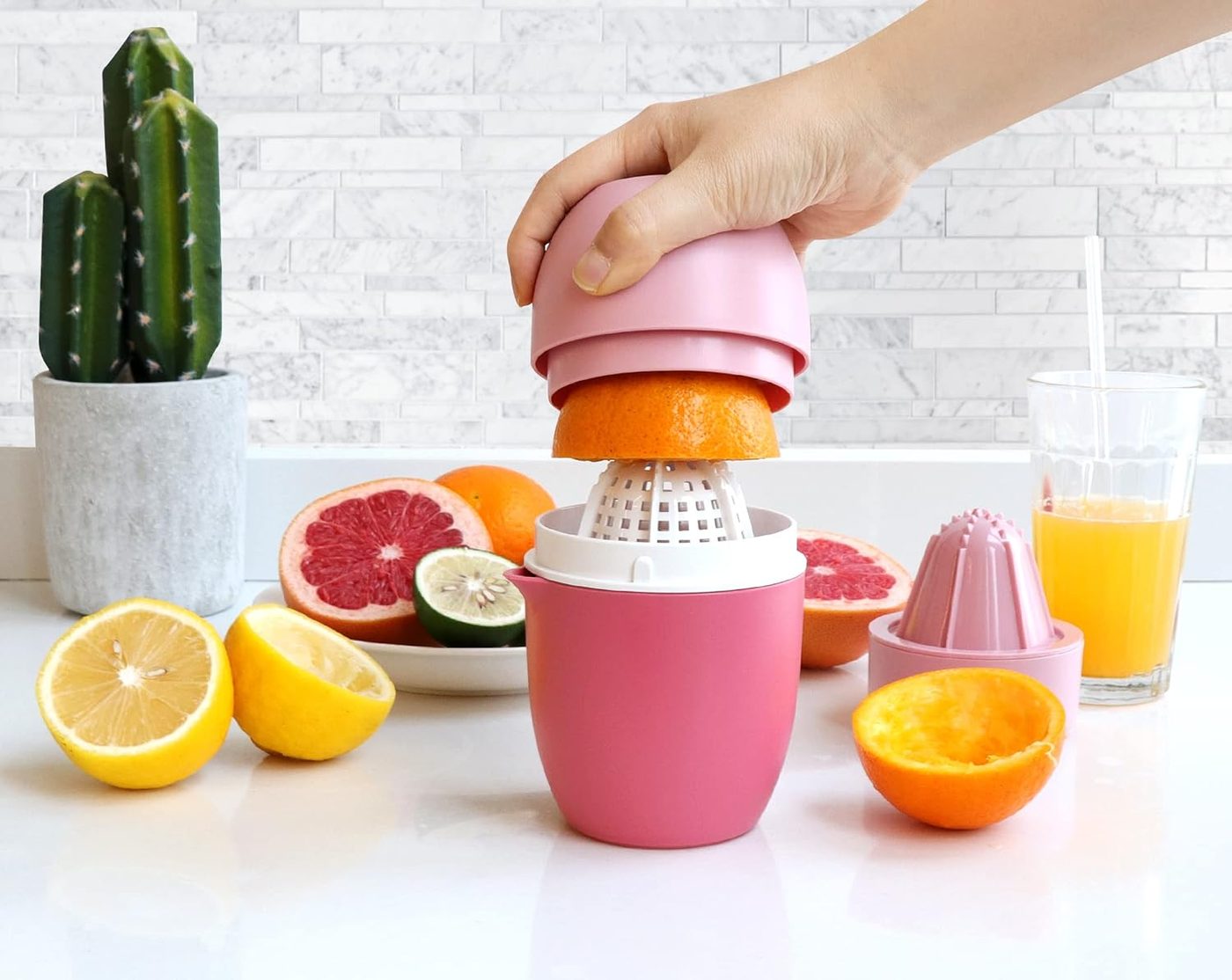 Squeeze it — Lechin hand juicer